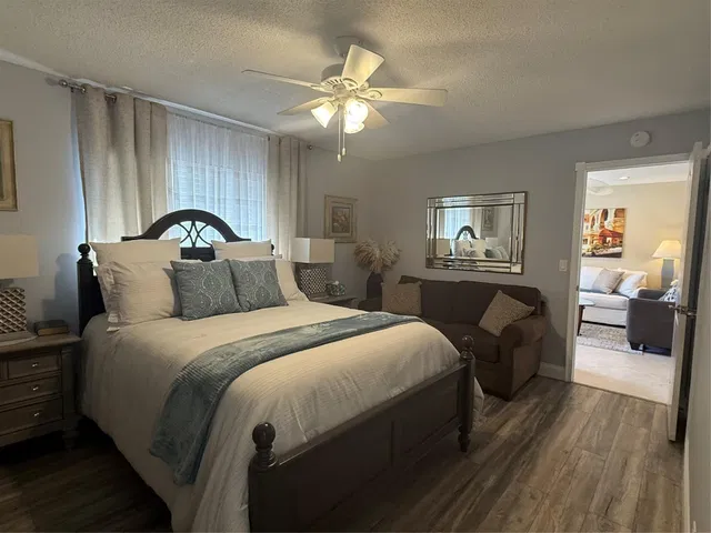 Unit 207 photo 10