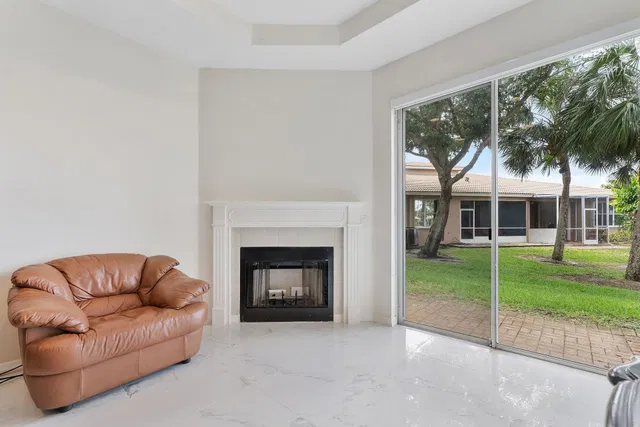 Residence photo 5