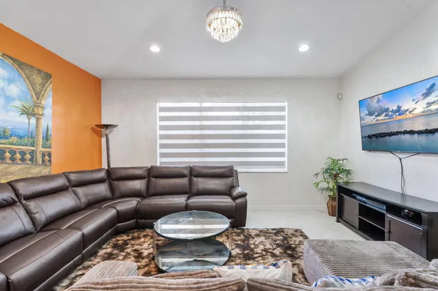 Residence photo 15