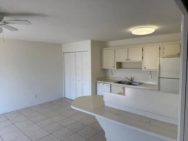 Unit N208 photo 10