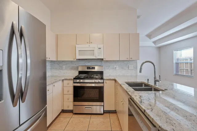 Unit 1 (left Side) photo 6