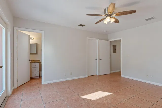 Unit 1 (left Side) photo 9