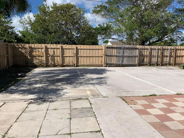 Unit 1 (left Side) photo 17