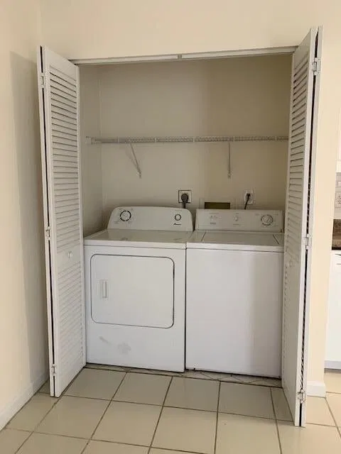 Unit O-208 photo 6