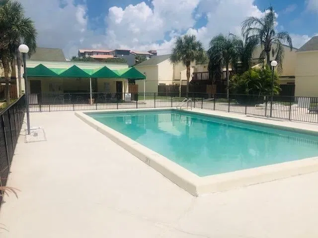 Unit O-208 photo 11
