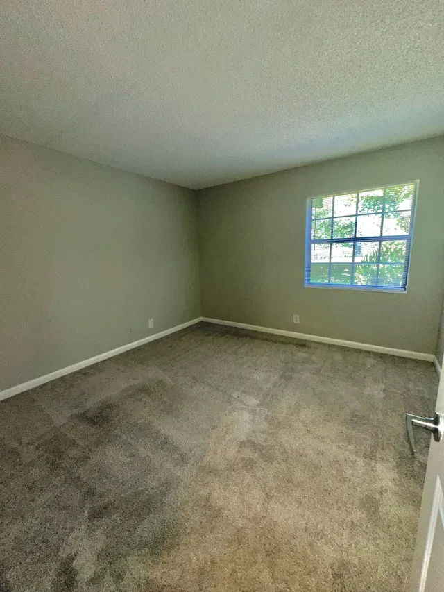 Unit B2 photo 14