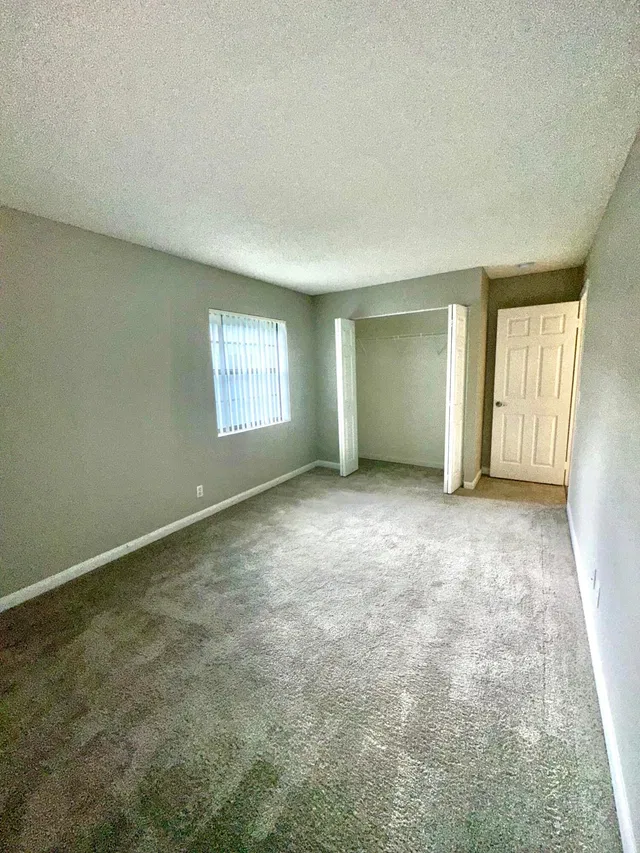 Unit C1 photo 18