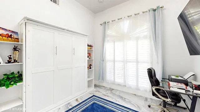 Residence photo 18