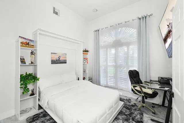 Residence photo 24