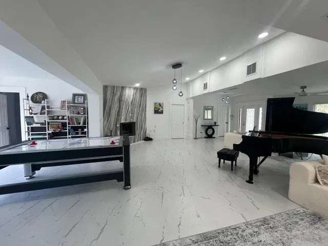 Residence photo 14