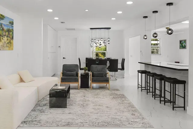 Residence photo 17