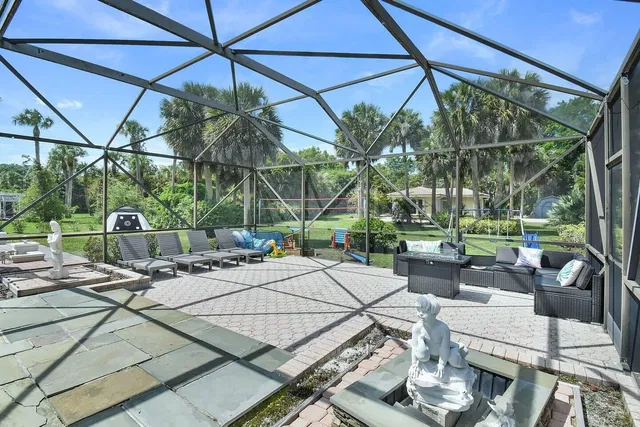 Residence photo 114