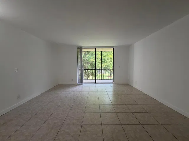  Unit 317 photo 6