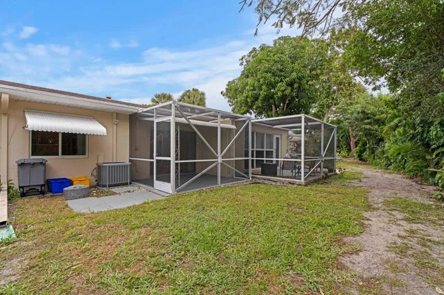 Unit 86 photo 16
