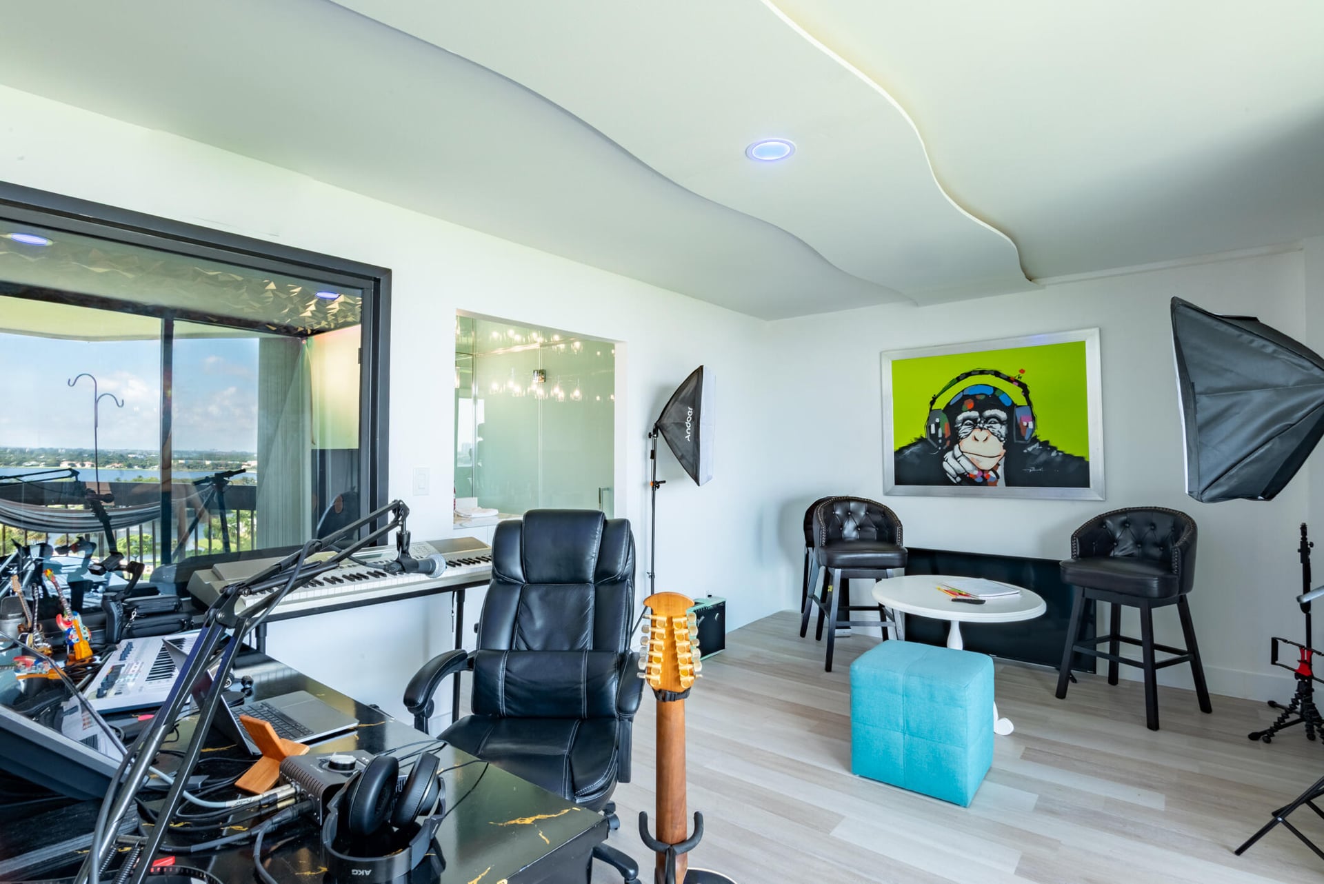 Presidential Estates Unit 1401 photo 12