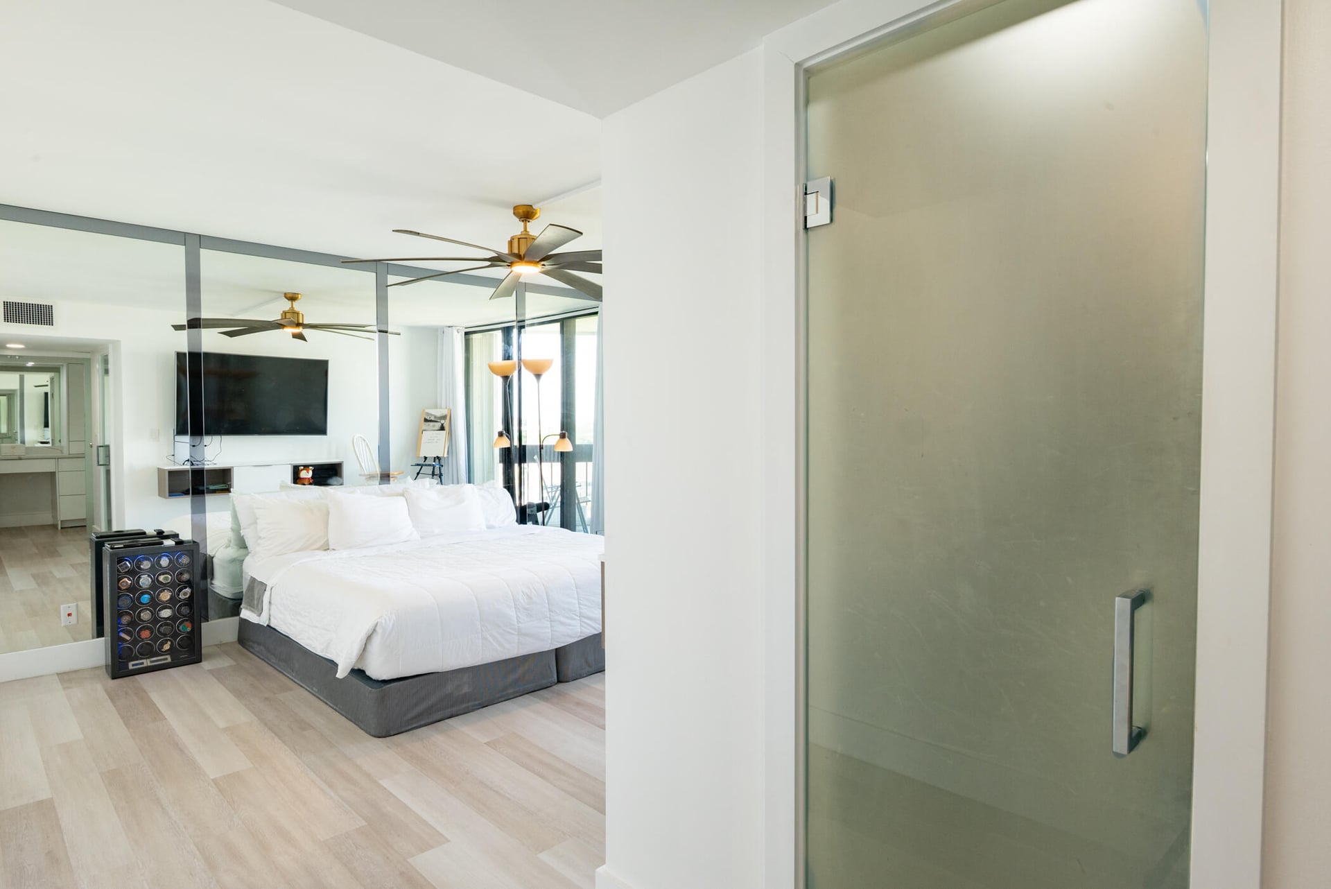 Presidential Estates Unit 1401 photo 20