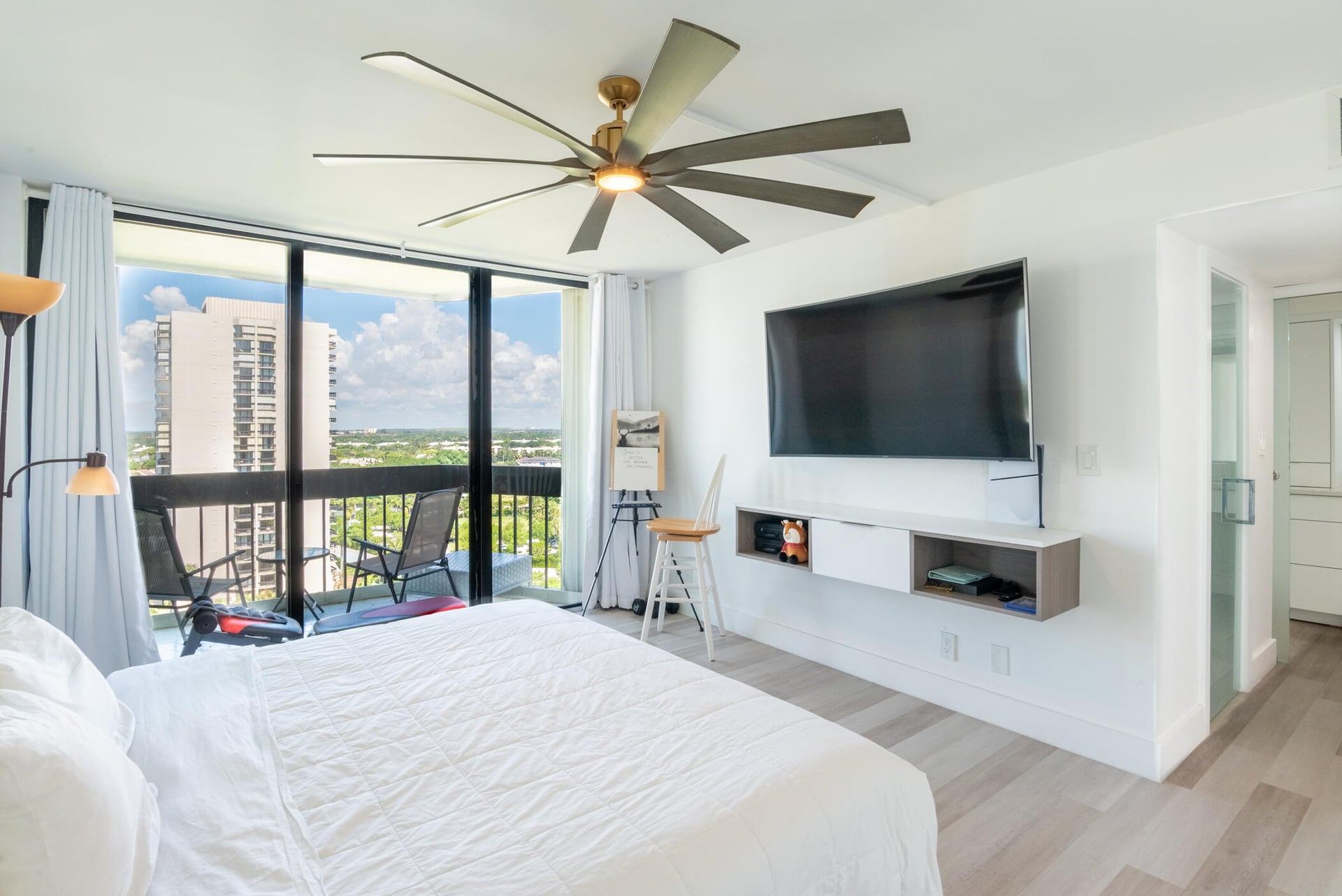 Presidential Estates Unit 1401 photo 22