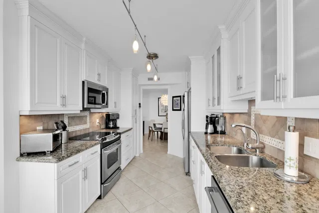 500 S Ocean Boca Unit 2203 photo 27