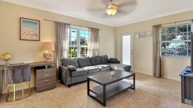 Residence photo 11