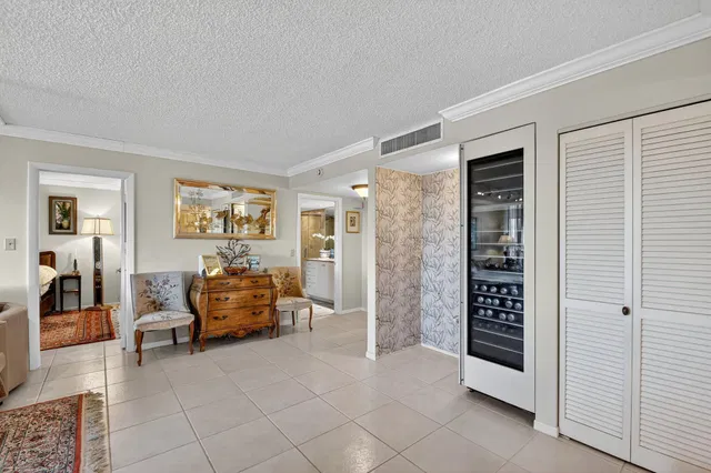 Unit 608 photo 12