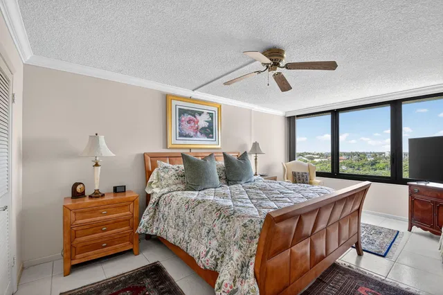 Unit 608 photo 18
