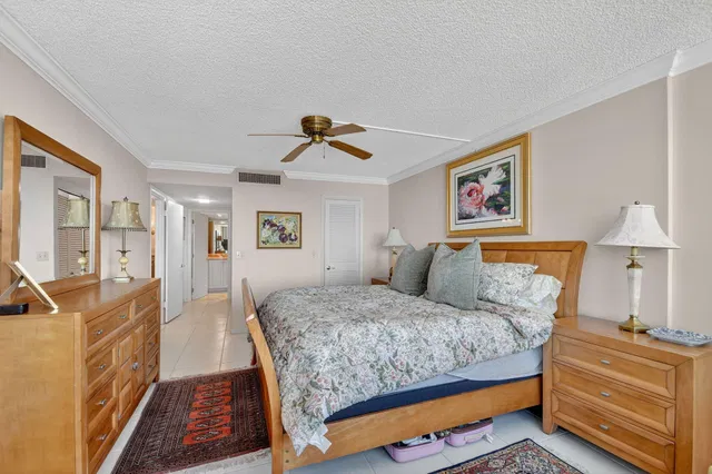 Unit 608 photo 20