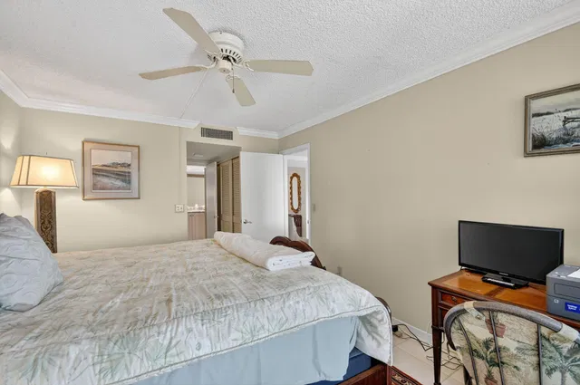 Unit 608 photo 27