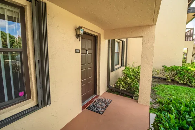 Unit 104 photo 6