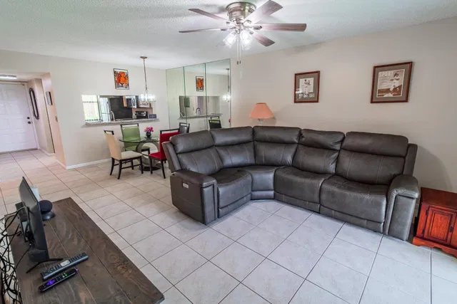 Unit 104 photo 26