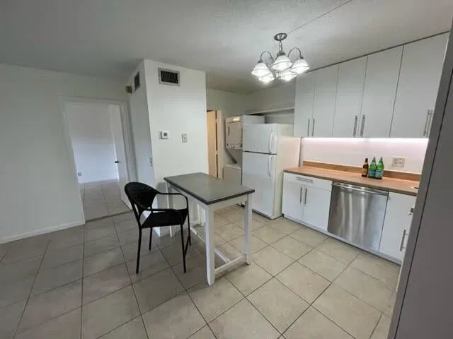 Unit C1 photo 3