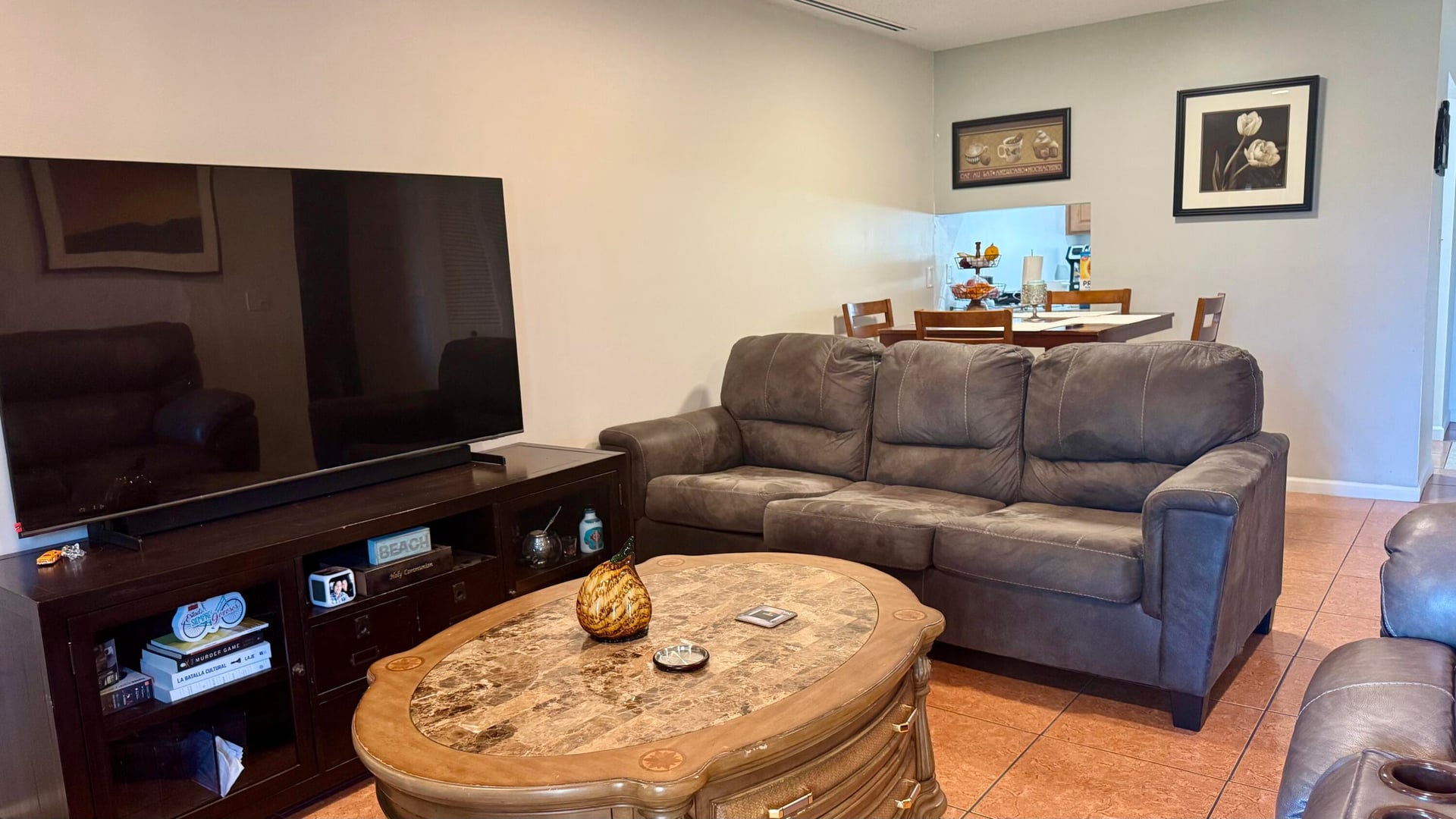 Unit 208 photo 5