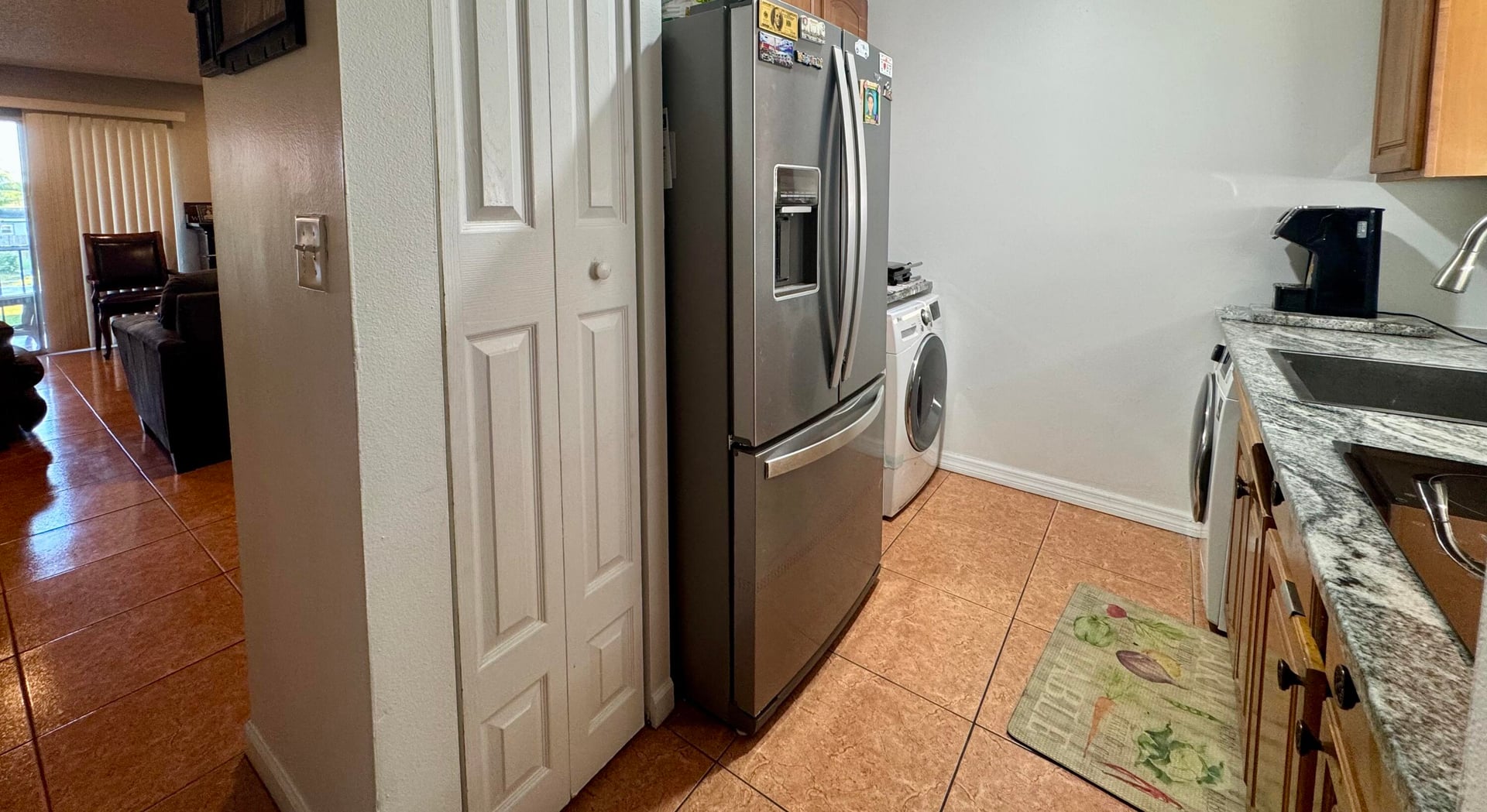 Unit 208 photo 8