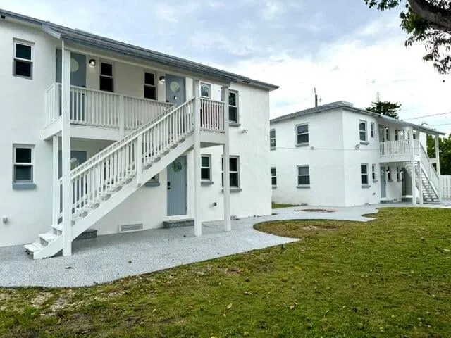 Unit 1 photo 9