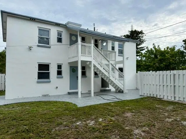 Unit 1 photo 15
