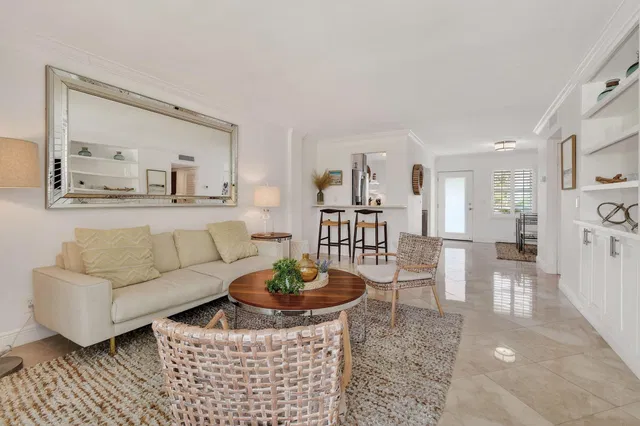 Unit 2030 photo 9