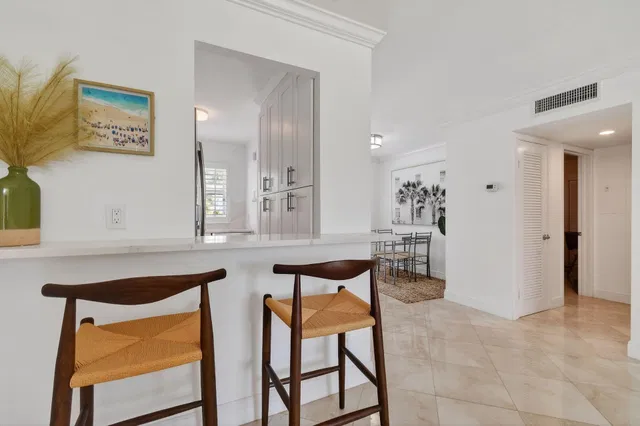 Unit 2030 photo 11