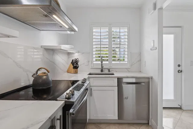 Unit 2030 photo 15