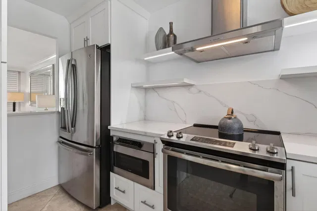 Unit 2030 photo 16