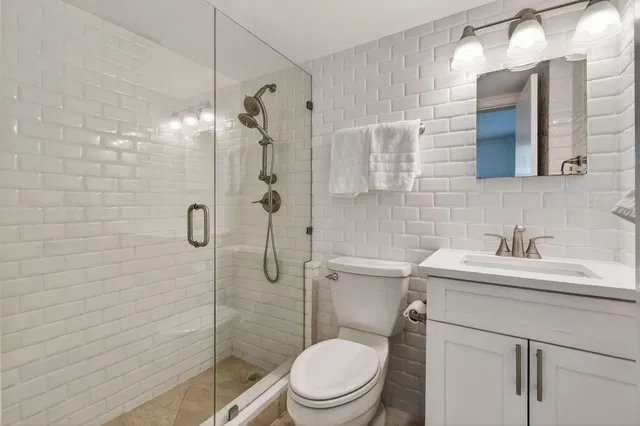 Unit 2030 photo 24