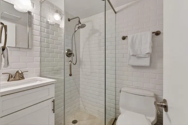 Unit 2030 photo 33