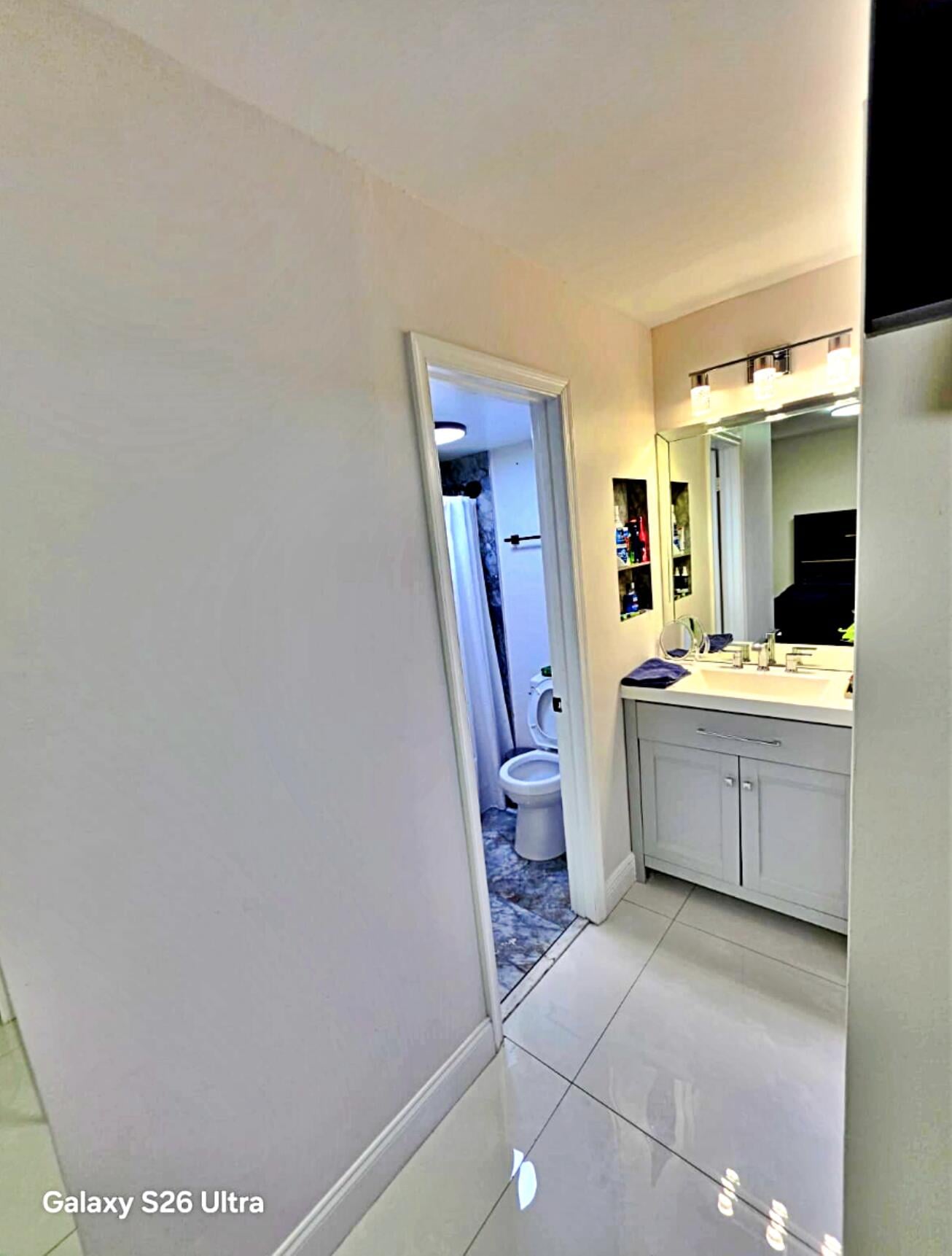 Unit Apt 10 photo 8
