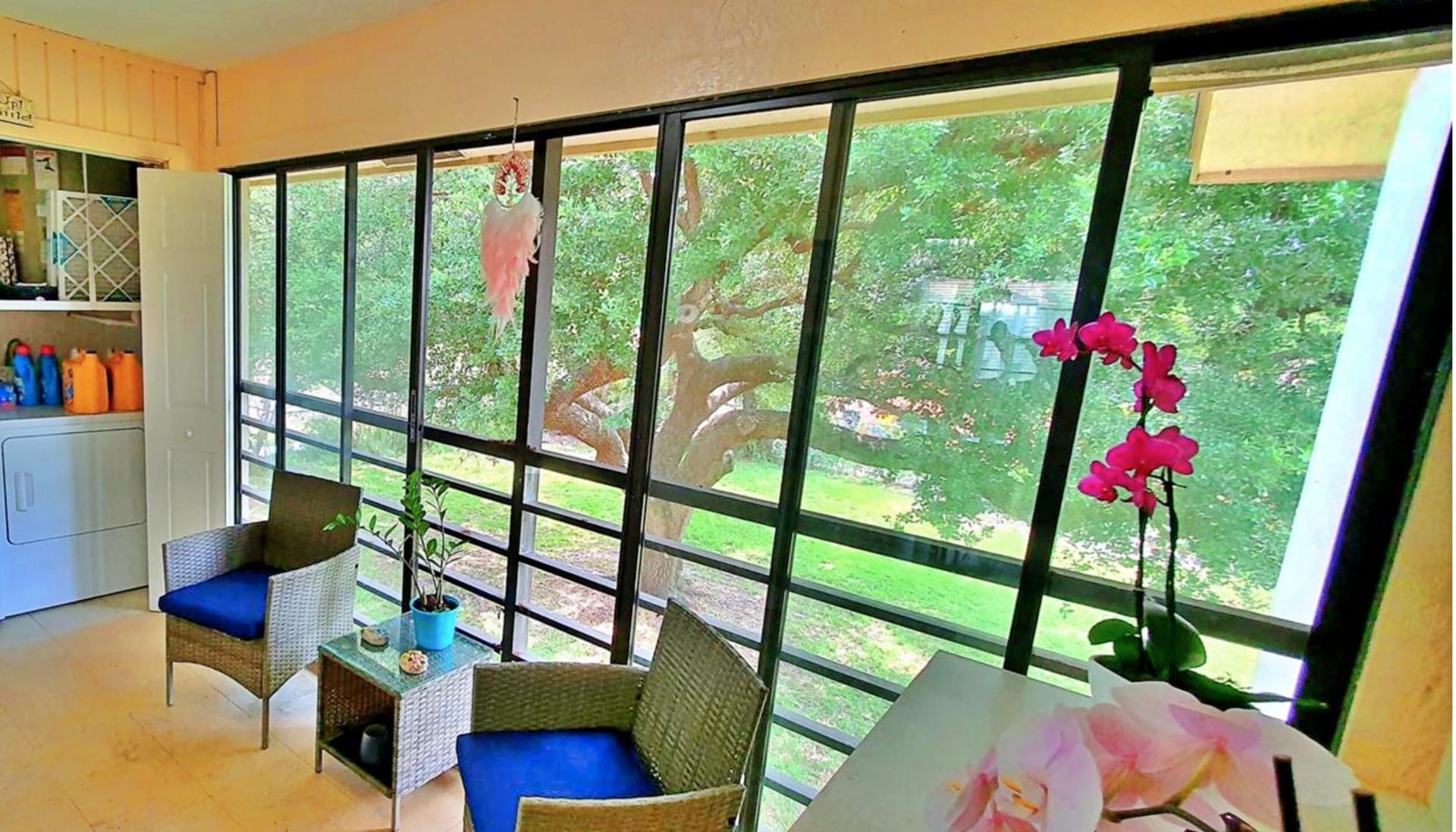 Unit Apt 10 photo 14