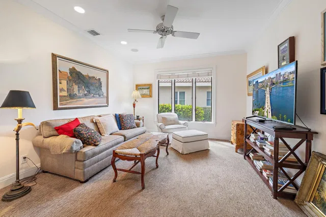 Residence photo 20