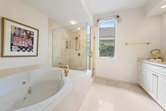 Residence photo 25