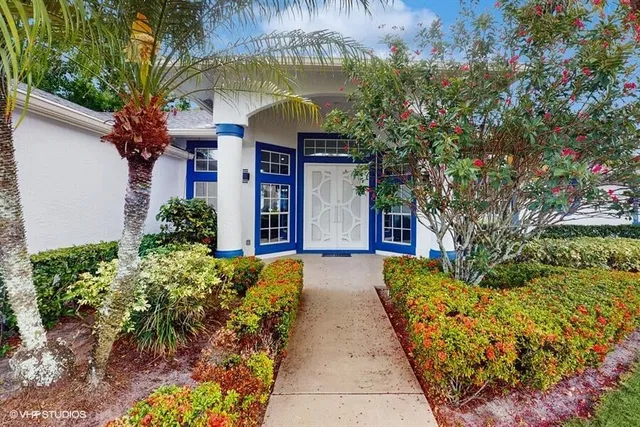  Residence photo 4