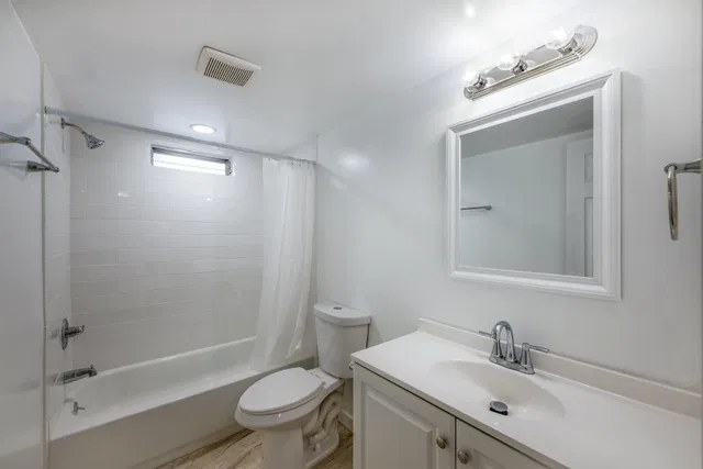 Unit 112 photo 15