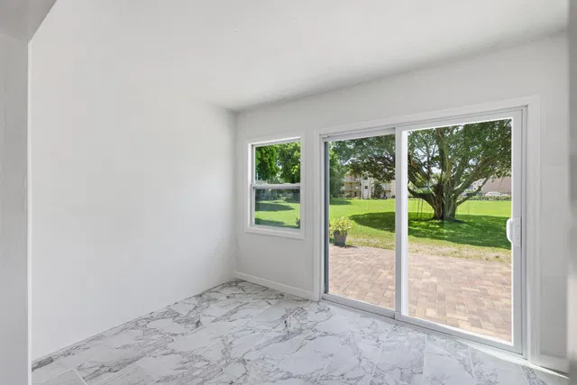Unit 112 photo 20