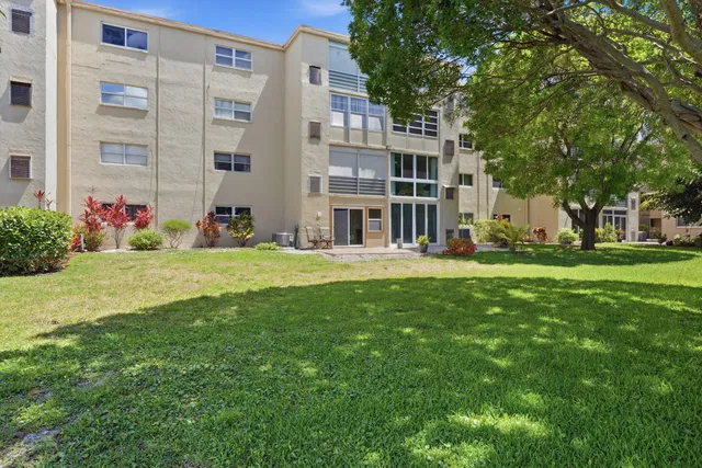Unit 112 photo 27