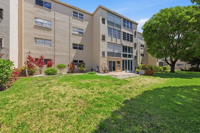 Unit 112 photo 31
