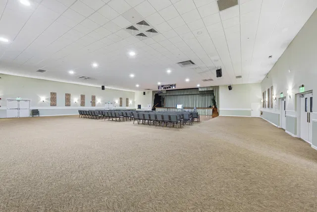 Unit 112 photo 33